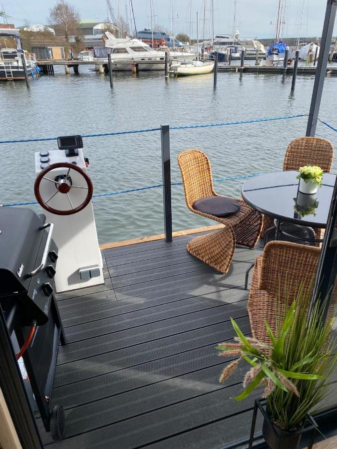 Bådhotel Premium Hausboot Sonneninsel *